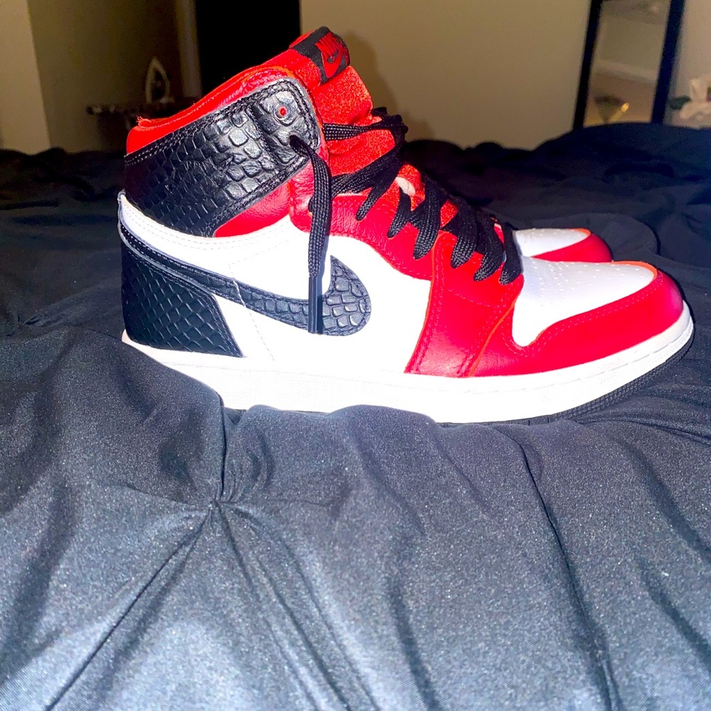 Jordan 1 Retro High - Satin Snake Chicago - Women’s size 8